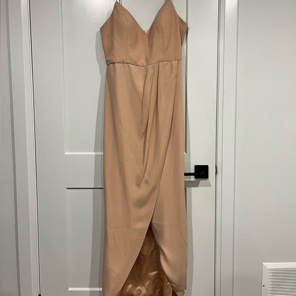 New with Tags, never been worn Jadore Evening dress in champagne colour - Picture 4 of 6